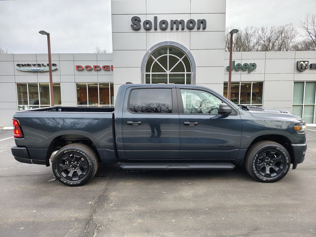 2026 RAM 1500 Express Crew Cab 4WD