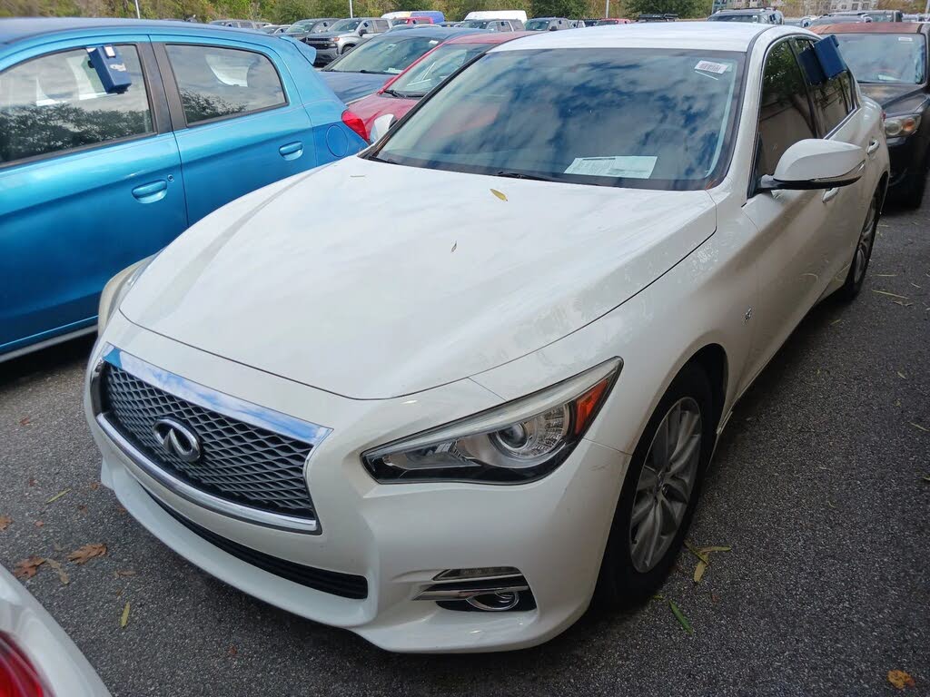 2015 INFINITI Q50 3.7 RWD