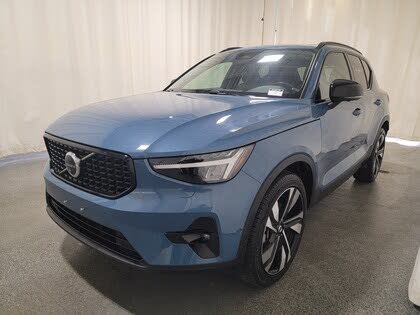 2024 Volvo XC40 B5 Plus Dark Theme AWD