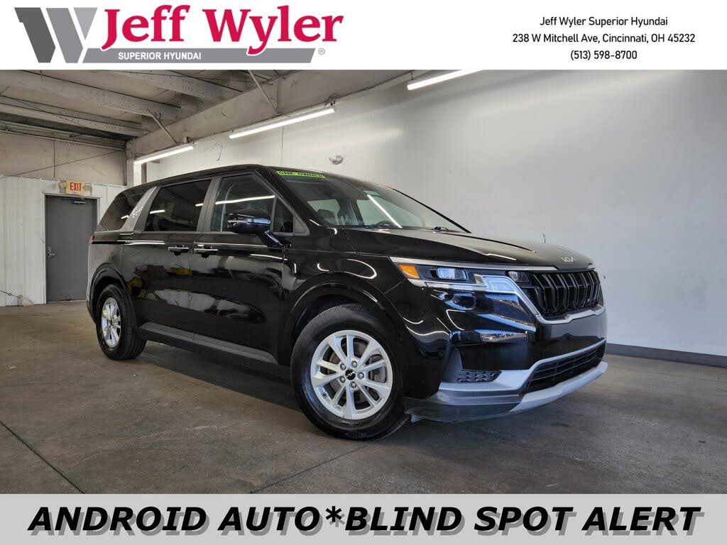 2022 Kia Carnival LX FWD