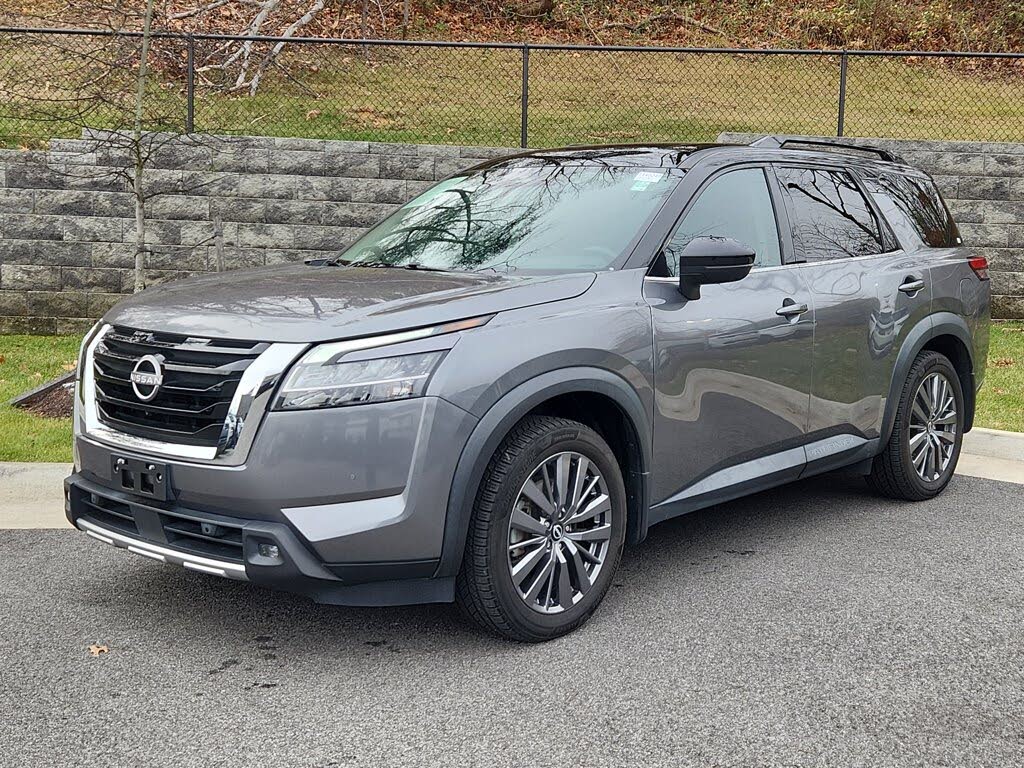 2022 Nissan Pathfinder SL 4WD
