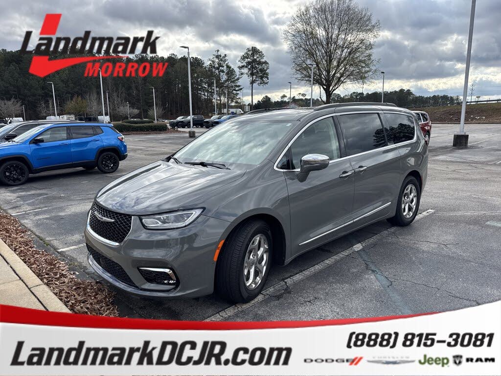 2022 Chrysler Pacifica Limited FWD