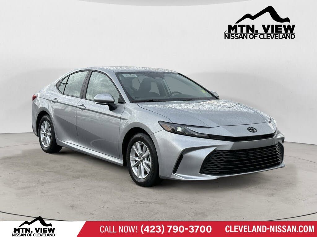 2025 Toyota Camry LE FWD