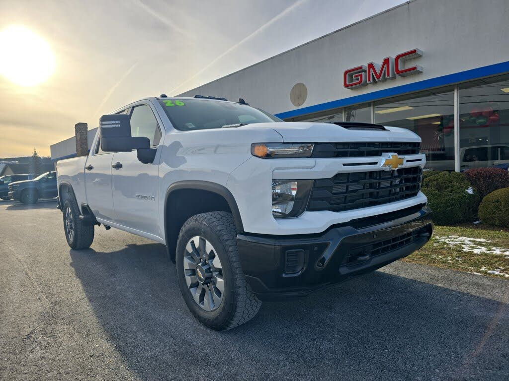 2026 Chevrolet Silverado 2500HD Custom Crew Cab 4WD