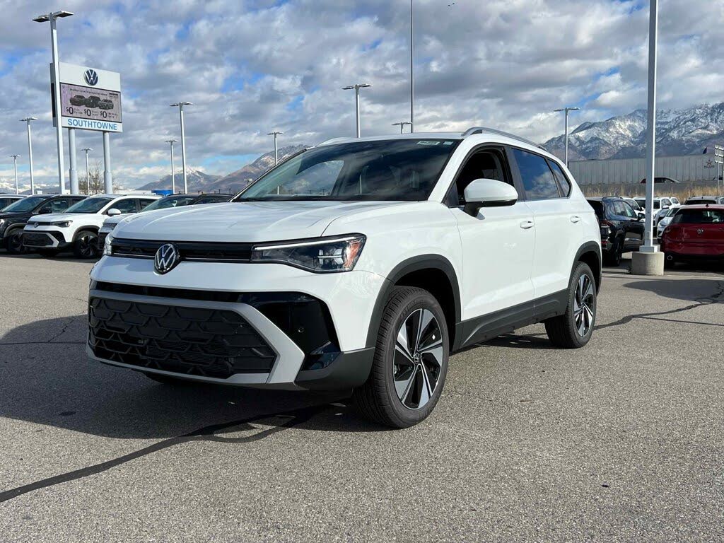 2026 Volkswagen Taos SE 4Motion