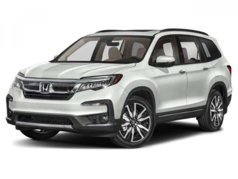 2022 Honda Pilot Touring FWD with Rear Captain's Chairs