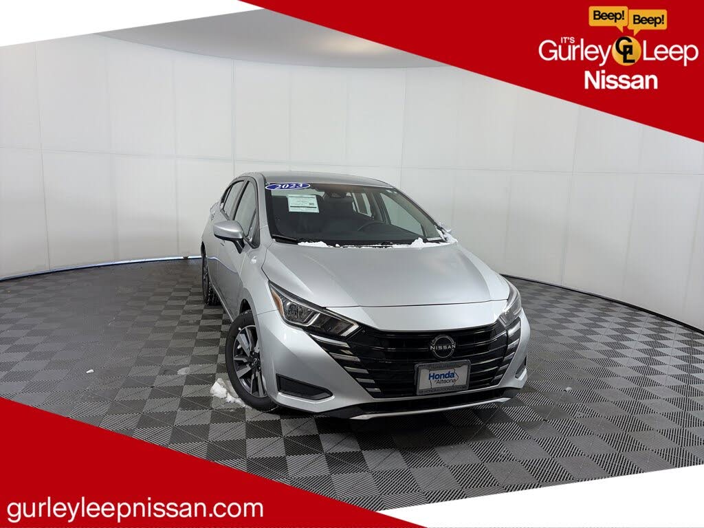 2023 Nissan Versa SV FWD
