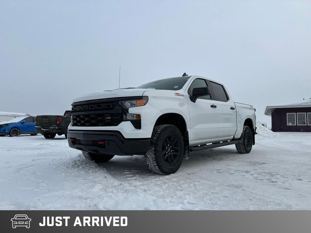 Chevrolet Silverado 1500 Custom Trail Boss Crew Cab 4WD 2024