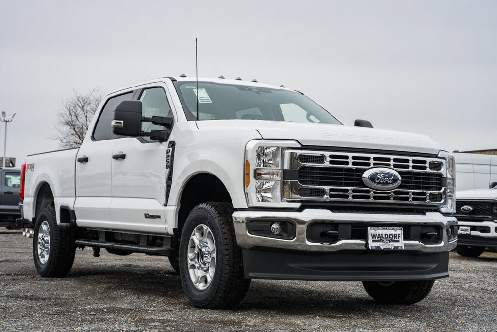 2026 Ford F-250 Super Duty XLT Crew Cab 4WD