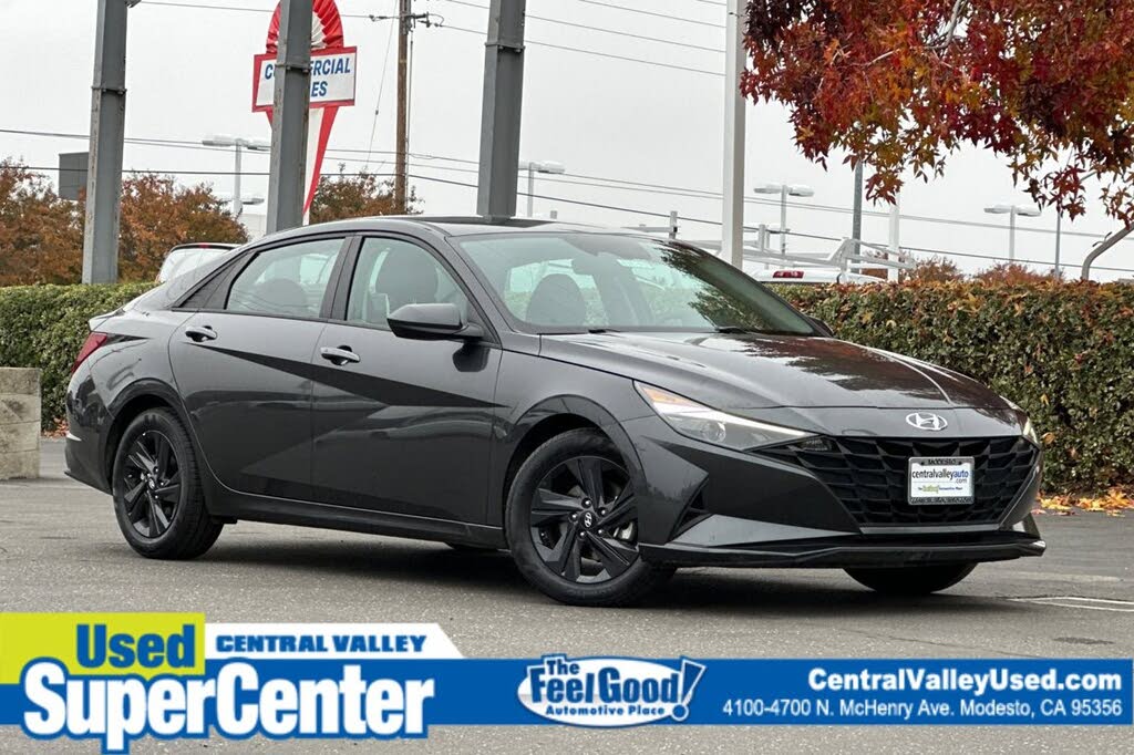 2023 Hyundai Elantra SEL FWD