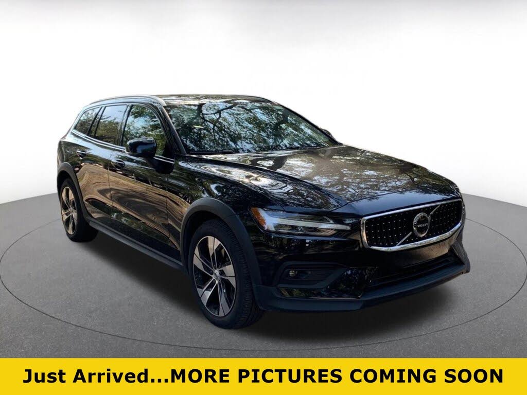2025 Volvo V60 Cross Country B5 Plus AWD