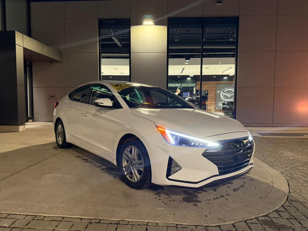 Hyundai Elantra Preferred FWD 2020