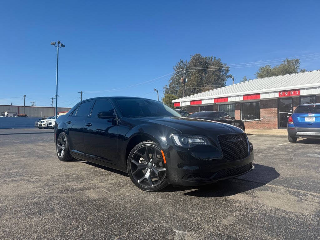 2021 Chrysler 300 Touring RWD