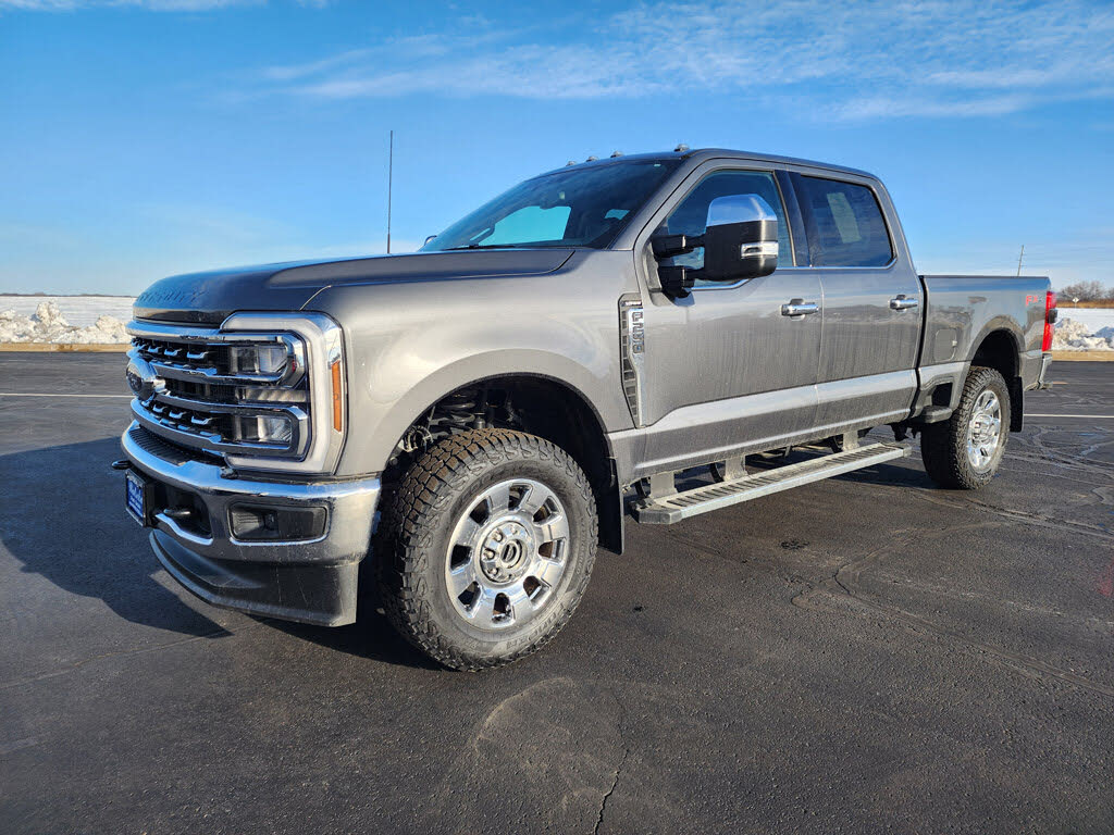 2025 Ford F-250 Super Duty Lariat Crew Cab 4WD