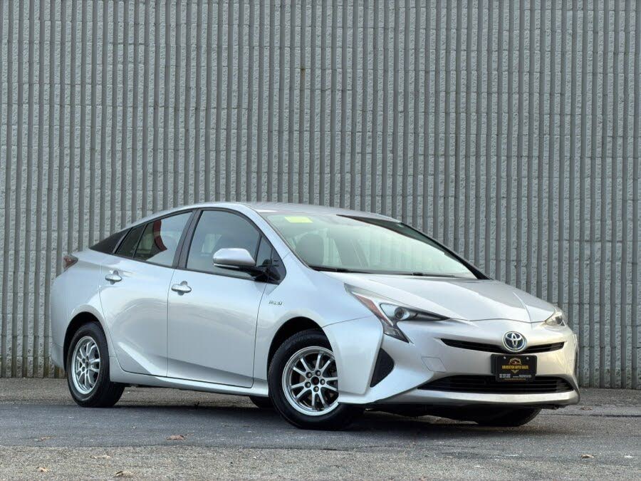 2016 Toyota Prius Three FWD