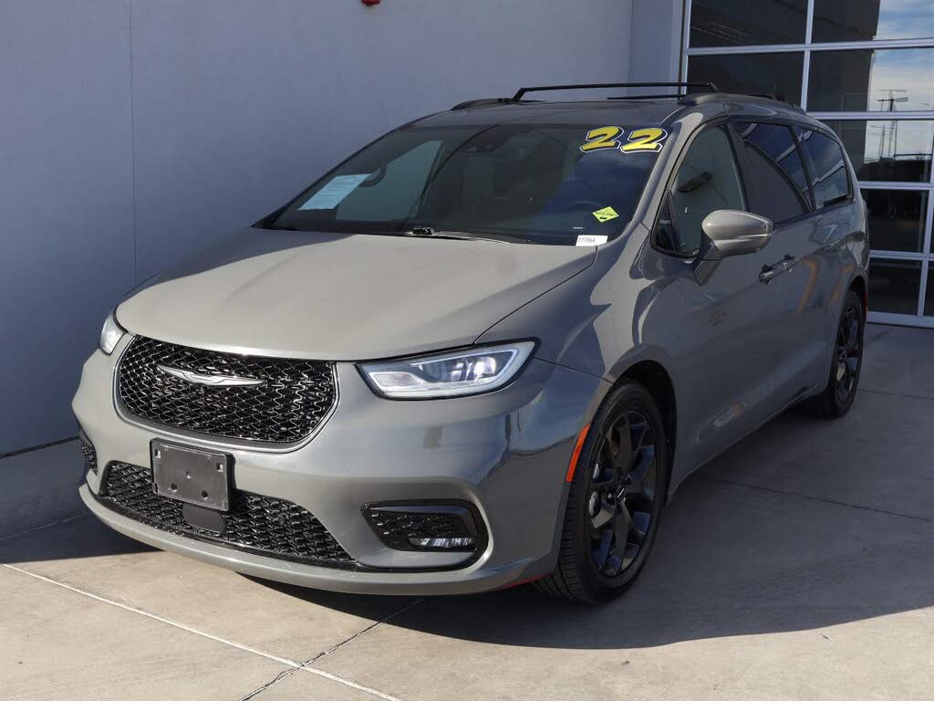 2022 Chrysler Pacifica Limited FWD