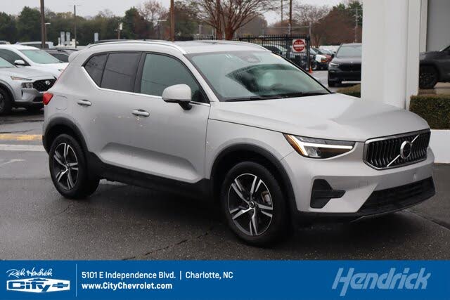 2025 Volvo XC40 B5 Core Bright Theme AWD