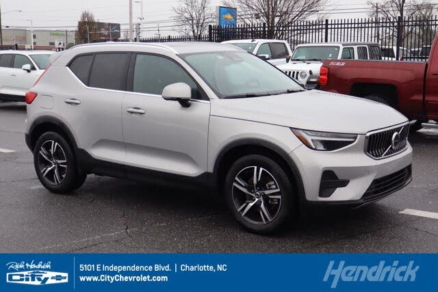 2025 Volvo XC40 B5 Core Bright Theme AWD