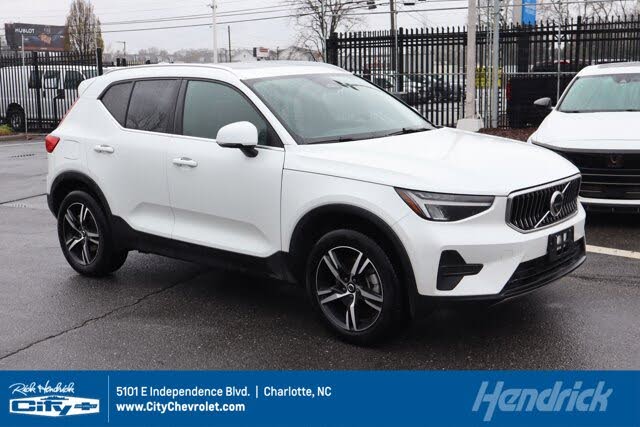 2025 Volvo XC40 B5 Core Bright Theme AWD