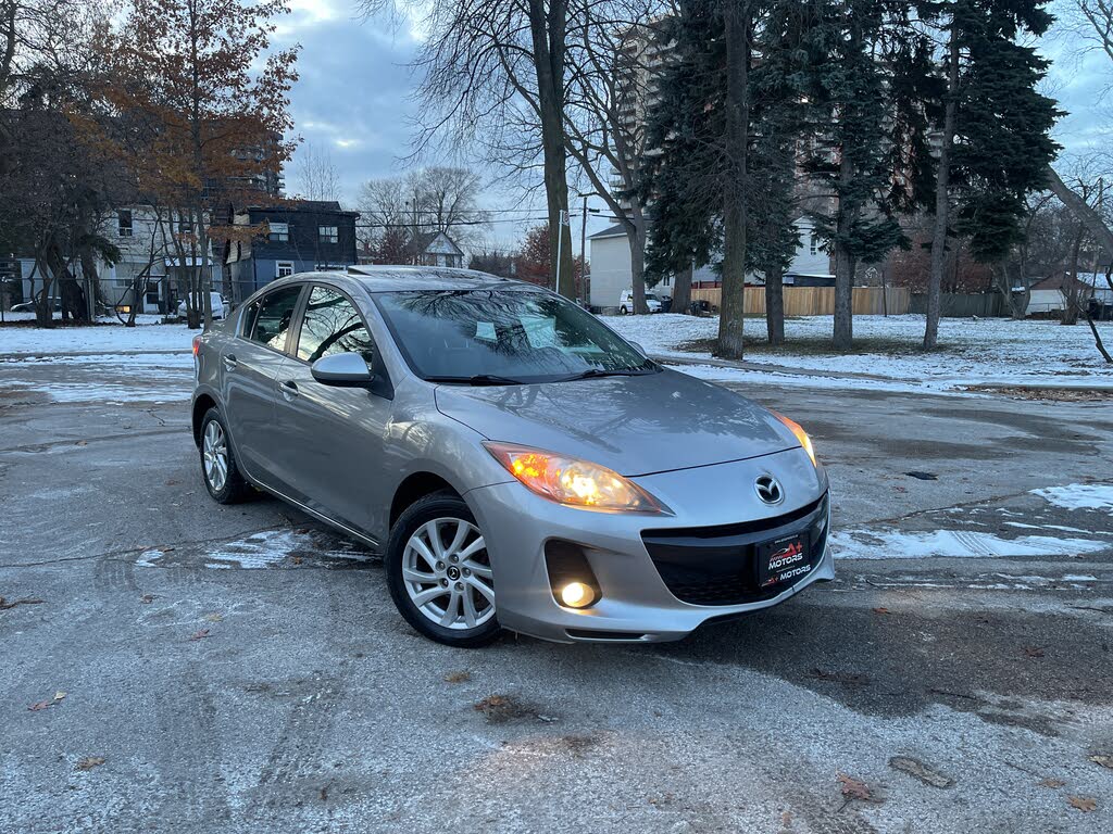 2013 Mazda MAZDA3 GS-SKY