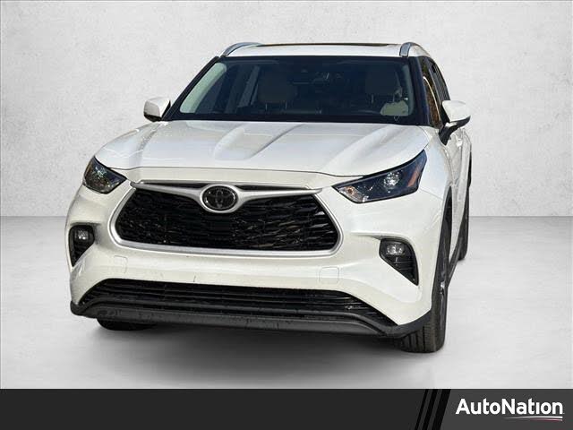 2023 Toyota Highlander XLE FWD