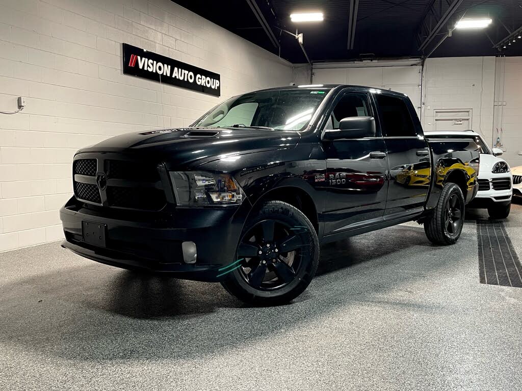 RAM 1500 Classic Express Crew Cab 4WD 2019