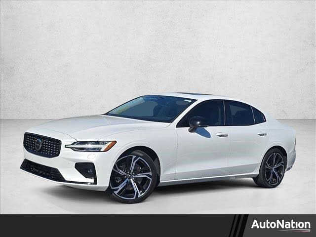 2024 Volvo S60 B5 Plus Dark Theme AWD