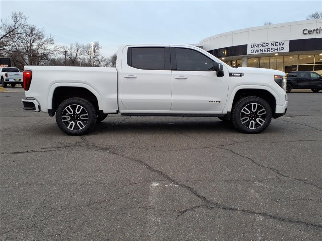 2024 GMC Sierra 1500 AT4 Crew Cab 4WD