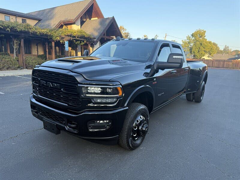 2023 RAM 3500 Limited Crew Cab LB DRW 4WD