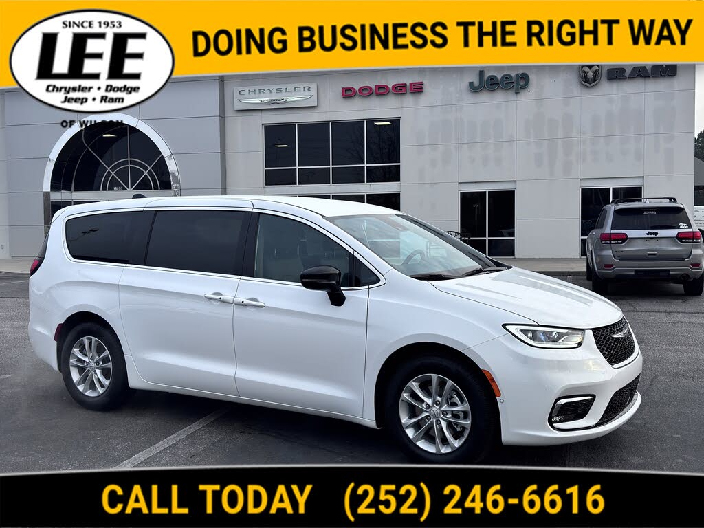 2026 Chrysler Pacifica Select FWD