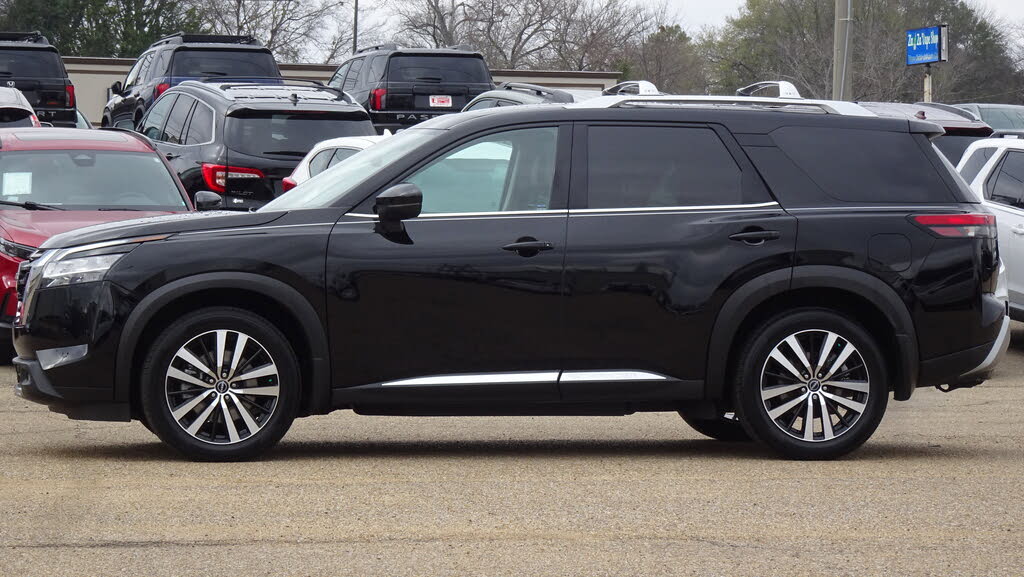 2023 Nissan Pathfinder Platinum 4WD