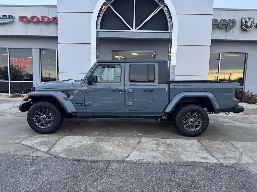 2025 Jeep Gladiator Sport S Crew Cab 4WD