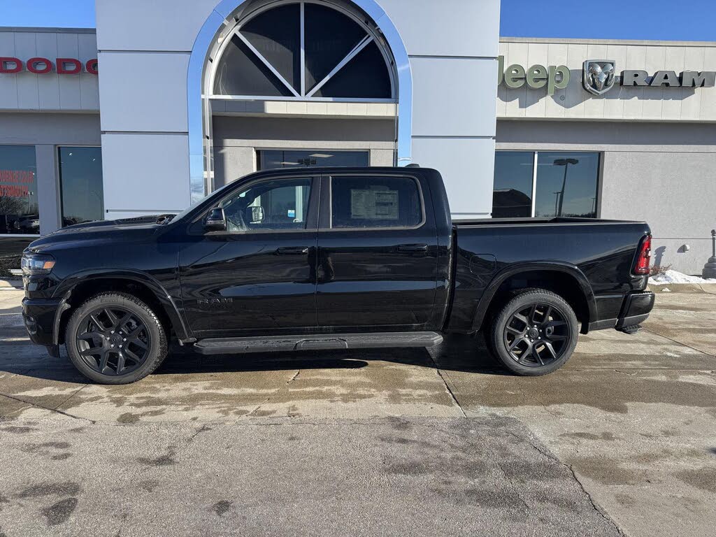 2025 RAM 1500 Laramie Crew Cab 4WD