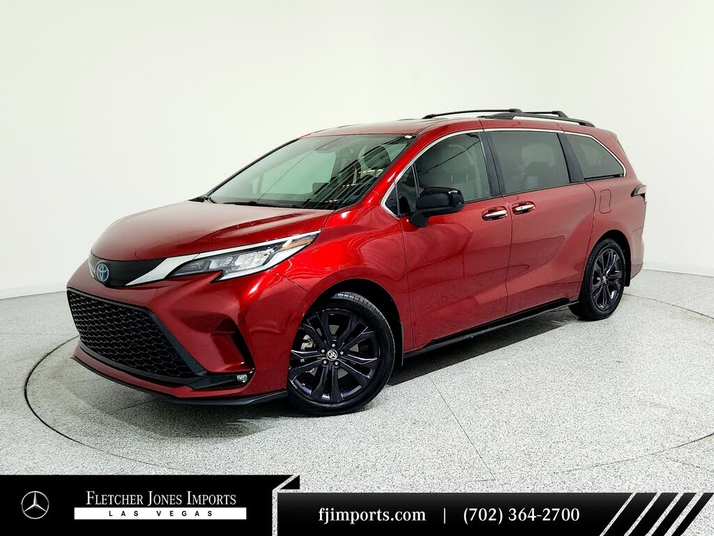 2022 Toyota Sienna XSE 7-Passenger FWD
