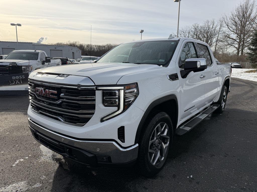 2022 GMC Sierra 1500 SLT Crew Cab 4WD