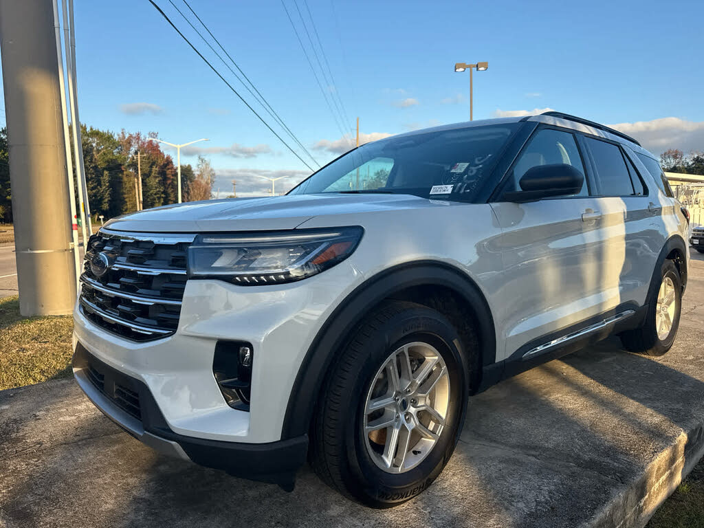 2025 Ford Explorer Active RWD