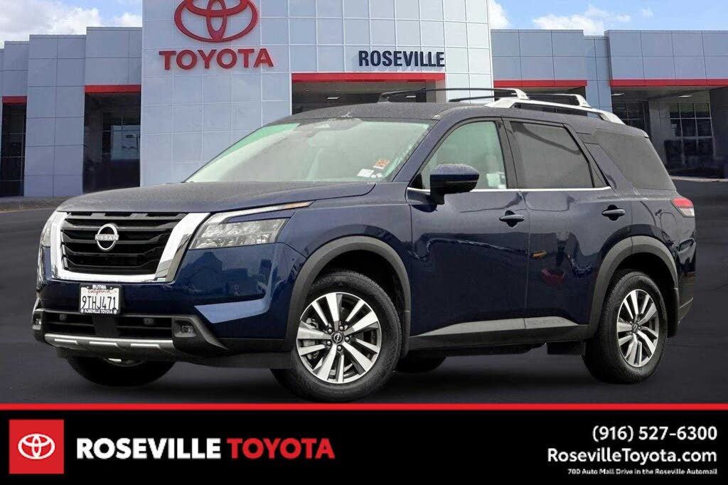 2025 Nissan Pathfinder SL FWD