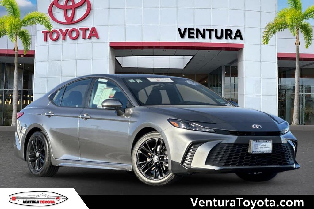 2025 Toyota Camry SE FWD