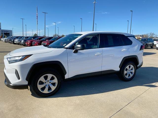 2024 Toyota RAV4 LE FWD