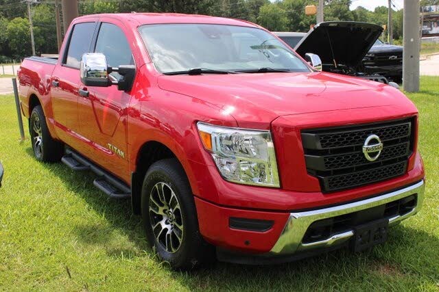 2022 Nissan Titan SV Crew Cab 4WD