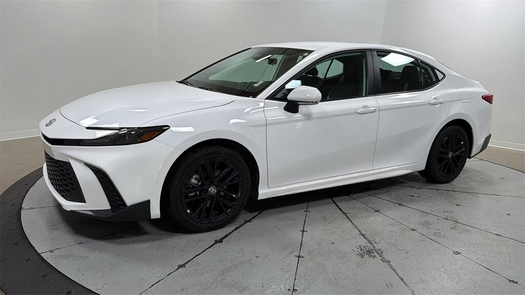 2025 Toyota Camry SE AWD