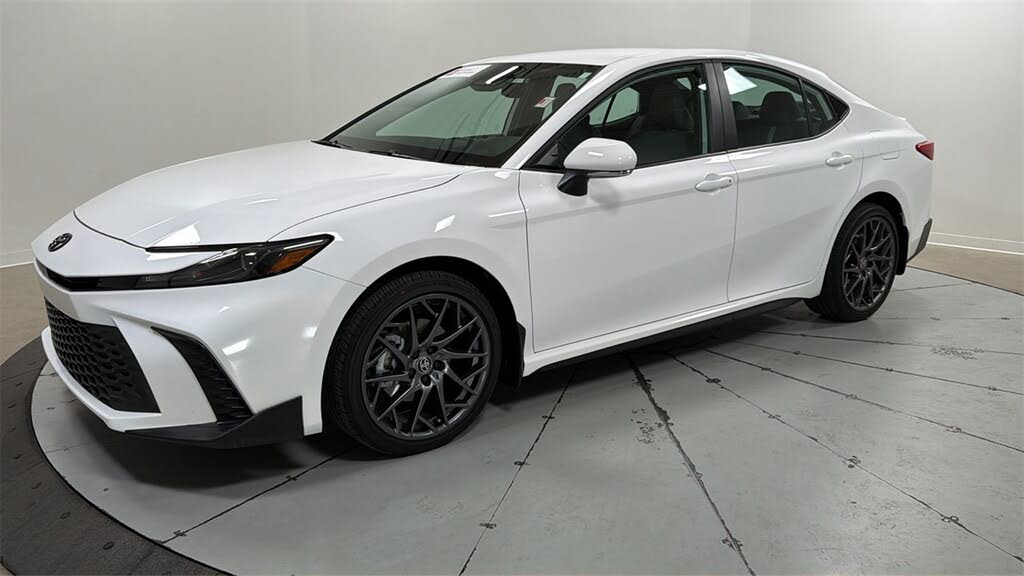 2025 Toyota Camry SE AWD