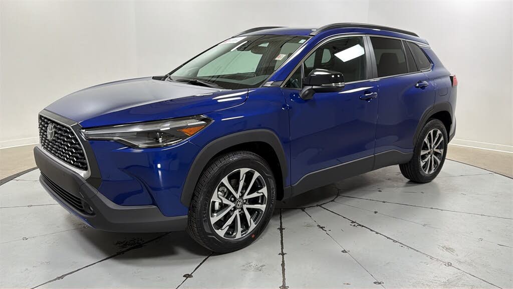 2025 Toyota Corolla Cross XLE FWD
