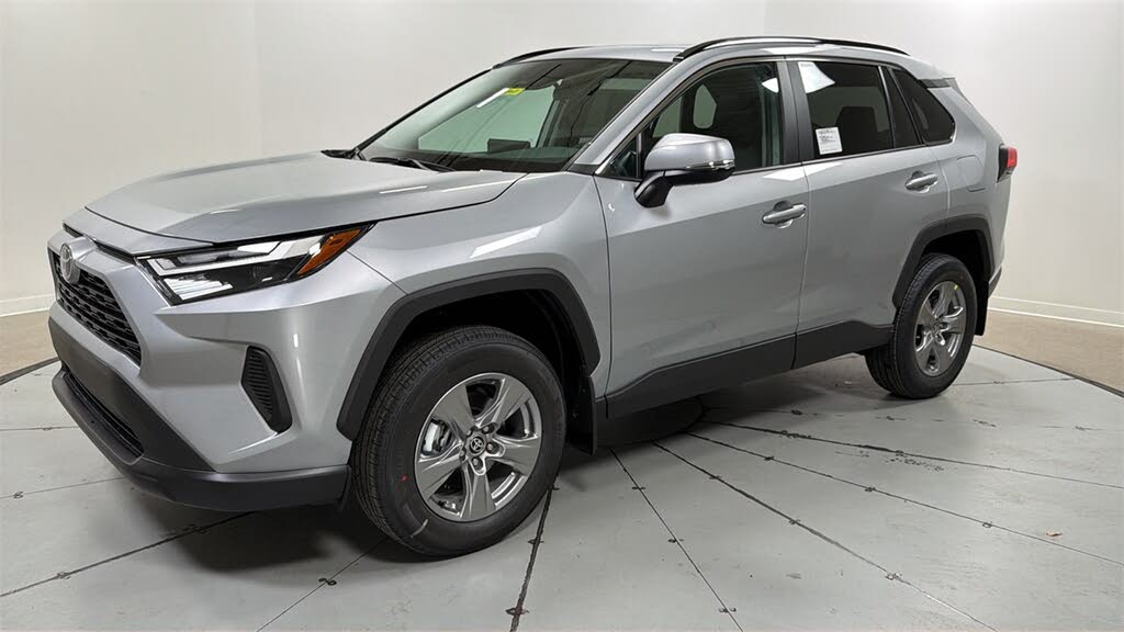 2025 Toyota RAV4 XLE AWD