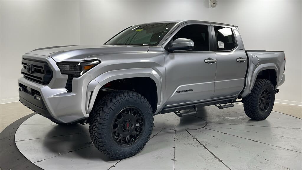 2025 Toyota Tacoma SR5 Double Cab 4WD