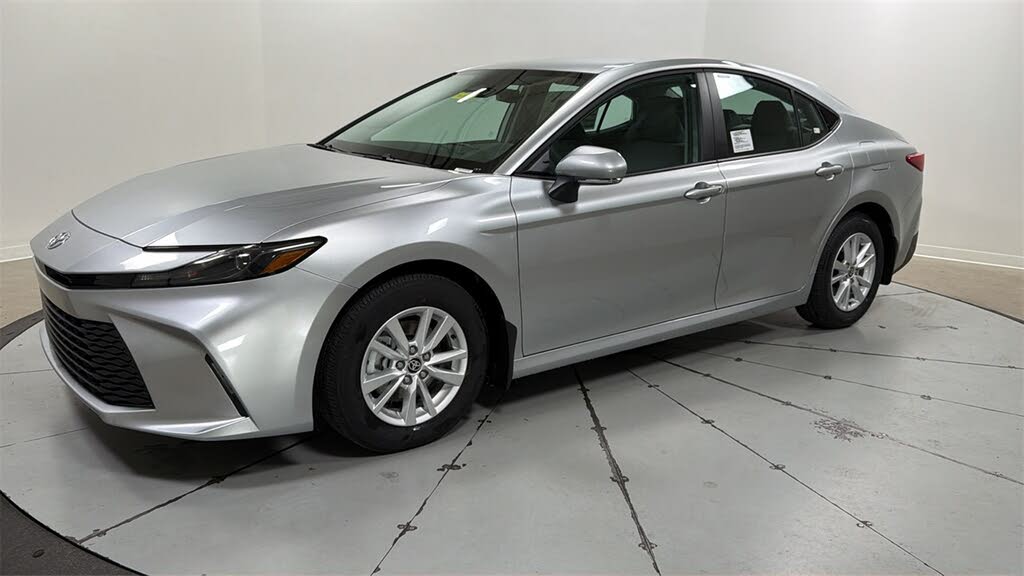2026 Toyota Camry LE FWD
