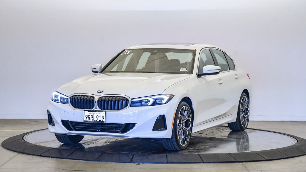 2025 BMW 3 Series 330i RWD