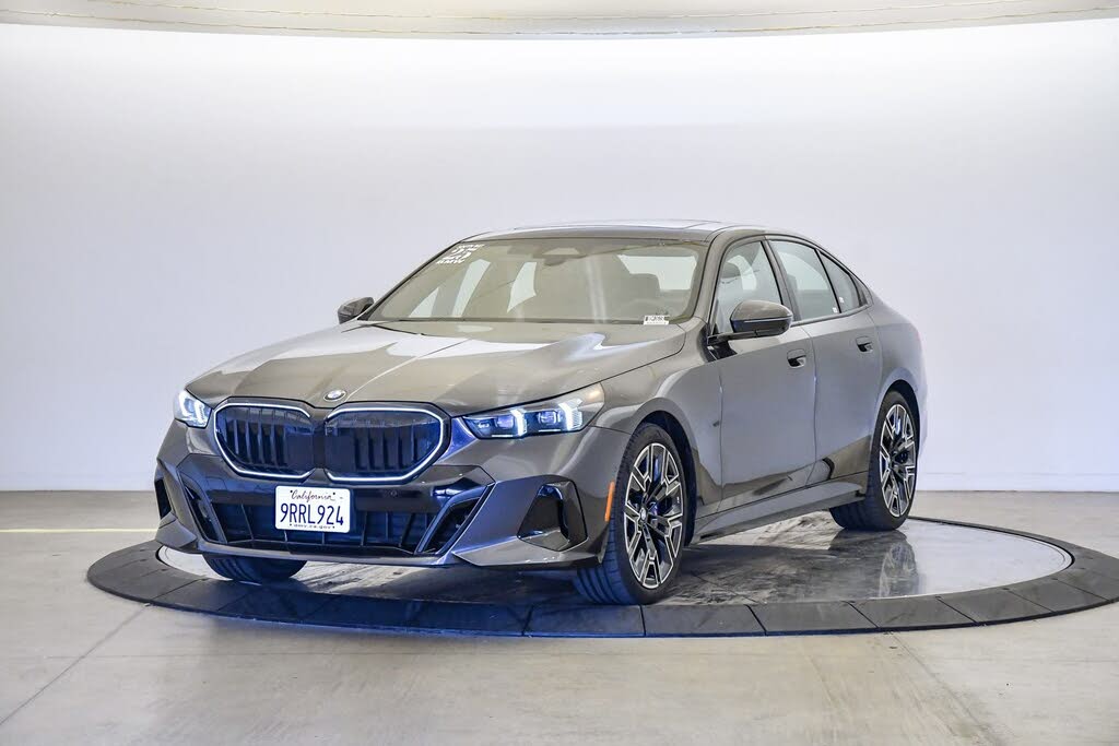 2025 BMW 5 Series 530i RWD