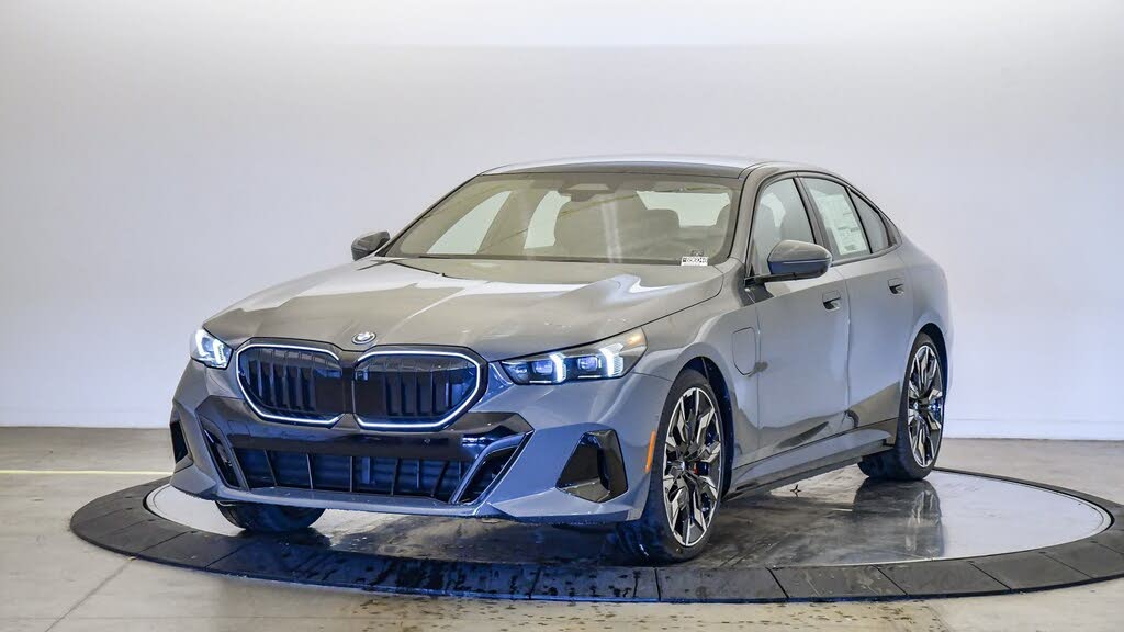 2026 BMW 5 Series 550e xDrive