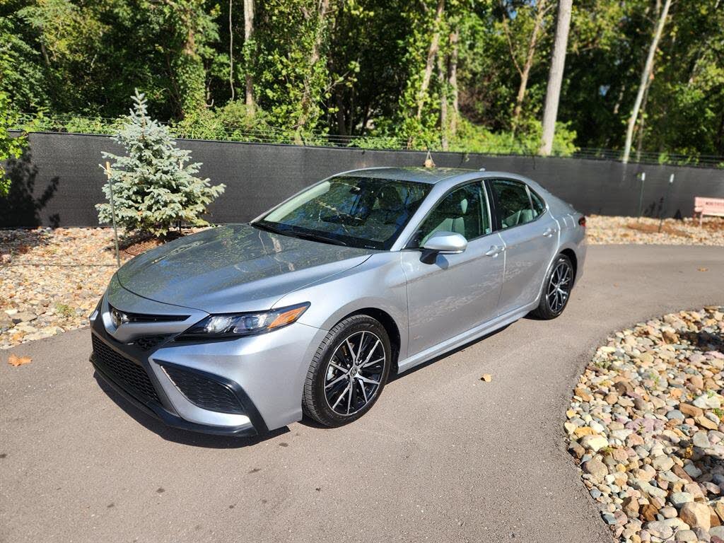 2024 Toyota Camry SE FWD